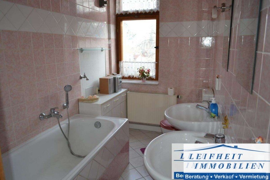 Badezimmer Reihenmittelhaus M�hlhausen/Th�ringen