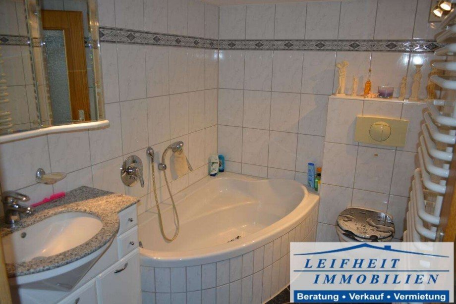 Badezimmer Doppelhaush�lfte M�hlhausen