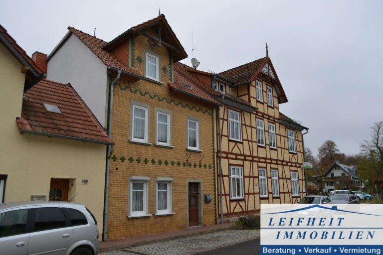Vorder- und Seitenansicht Nottertal-Heilinger H�hen OT Schlotheim Reihenmittelhaus Reihenmittelhaus in Schlotheim