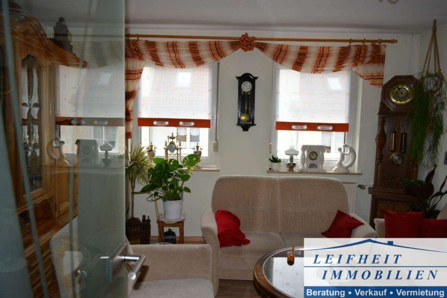 Wohnzimmer Mehrfamilienhaus M�hlhausen/Th�ringen