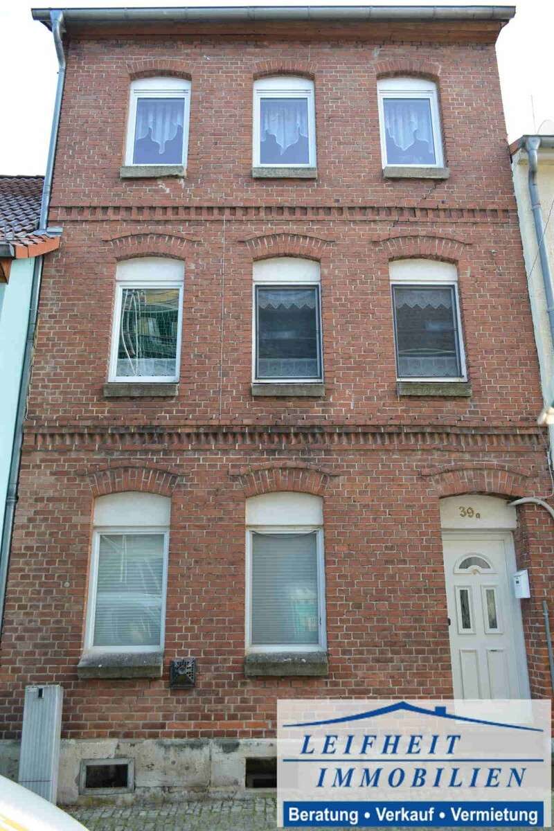 Vorderansicht Reihenmittelhaus M�hlhausen/Th�ringen