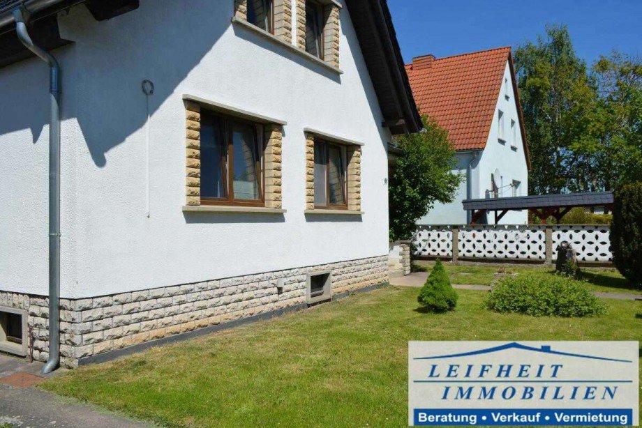 Vorgartenbereich Einfamilienhaus Nottertal-Heilinger H�hen