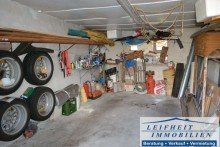 Garage Doppelhaush�lfte in ruhiger Lage mit gro�z�gigem Garten und Teichanlage  (BEREITS VERKAUFT!)
