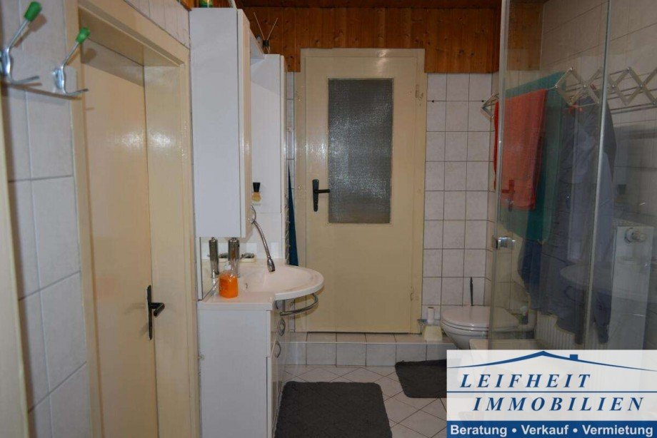 Badezimmer OG Reihenmittelhaus Nottertal-Heilinger H�hen OT Schlotheim