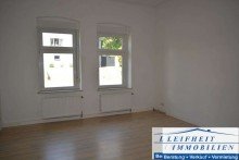 WHG EG Zimmer Mehrfamilienhaus mit drei Wohneinheiten, Photovoltaikanlage, Garten und Stellpl�tzen