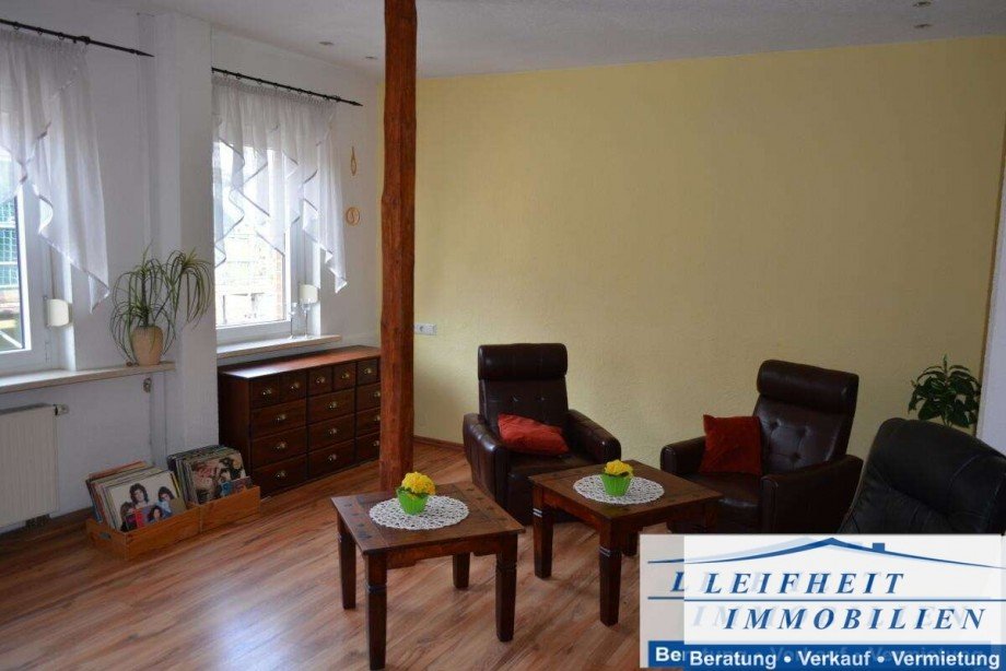 Wohnzimmer Reihenmittelhaus M�hlhausen/Th�ringen