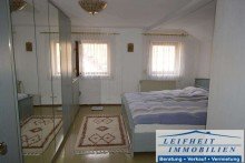 Schlafzimmer Doppelhaush�lfte in ruhiger Lage mit gro�z�gigem Garten und Teichanlage  (BEREITS VERKAUFT!)