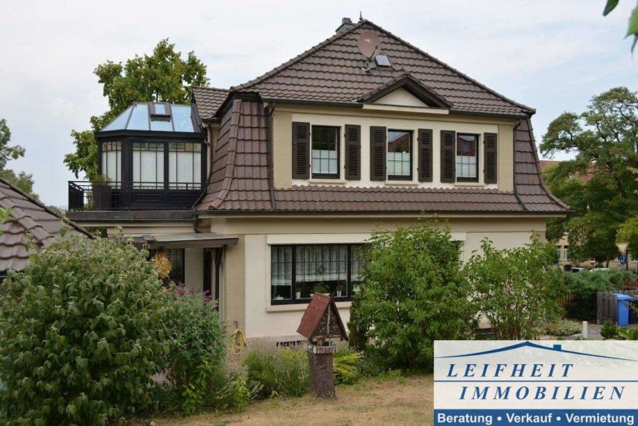 Seitenansicht Villa M�hlhausen/Th�ringen