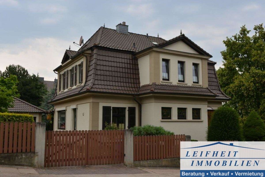 Vorderansicht Villa M�hlhausen/Th�ringen
