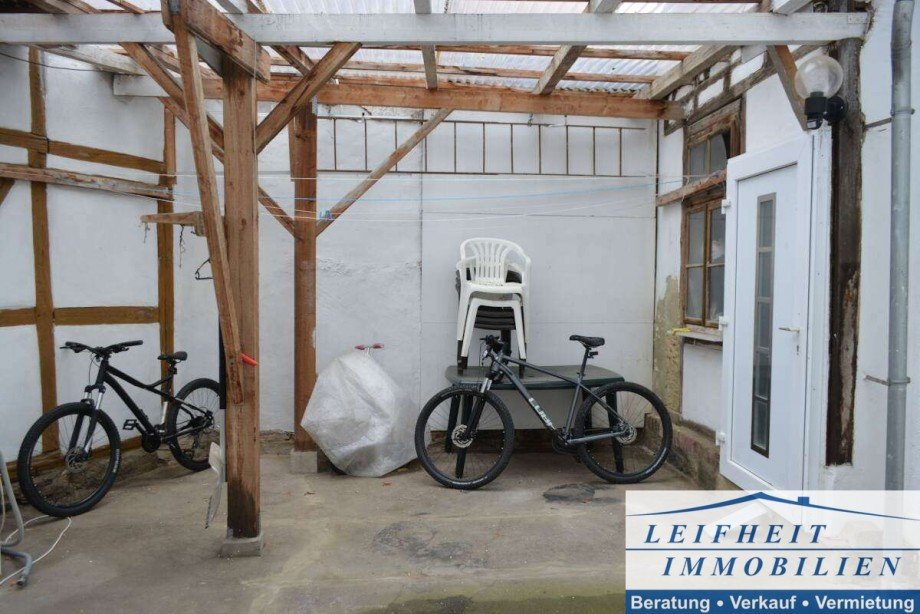 �berdachter Hof Mehrfamilienhaus M�hlhausen/Th�ringen