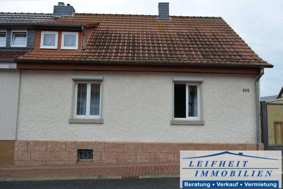 Vorderansicht Doppelhaush�lfte M�hlhausen OT G�rmar